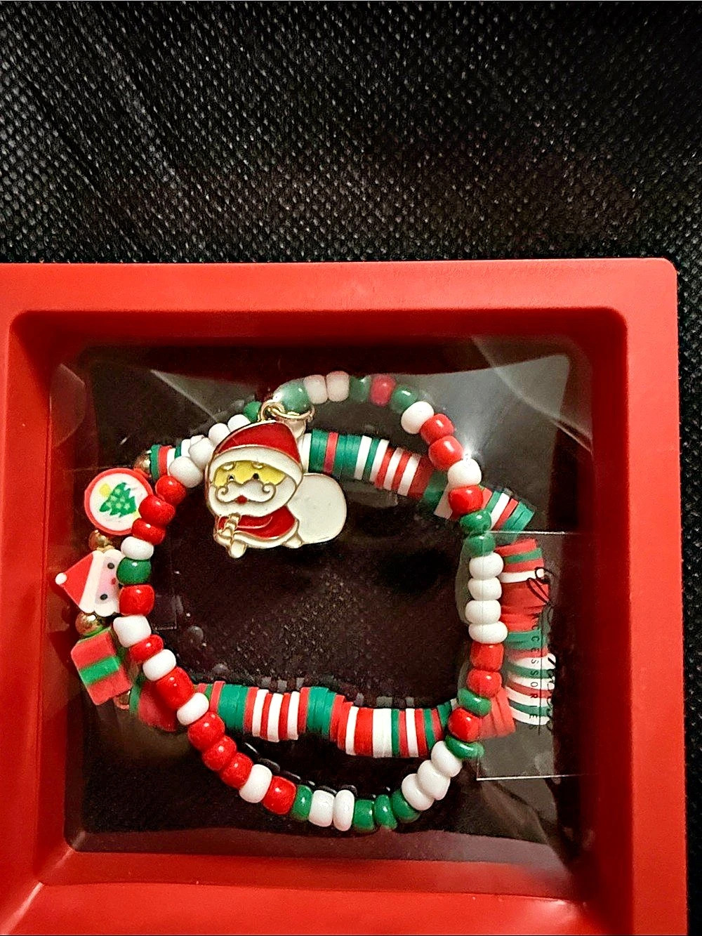 Holiday Beaded Bracelet Set in Red & Green NWT